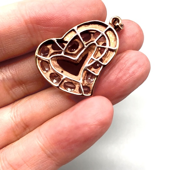 This is a stunning heart shaped pendant done with morganite and diamond 🎀 - Picture 6 of 8